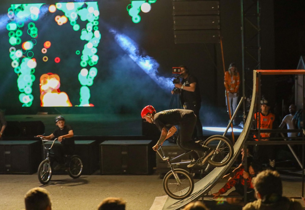 Vadide şovlar ve gösterilerle büyüleyici bir gece: “Bisikletin başkenti olmak istiyoruz”
