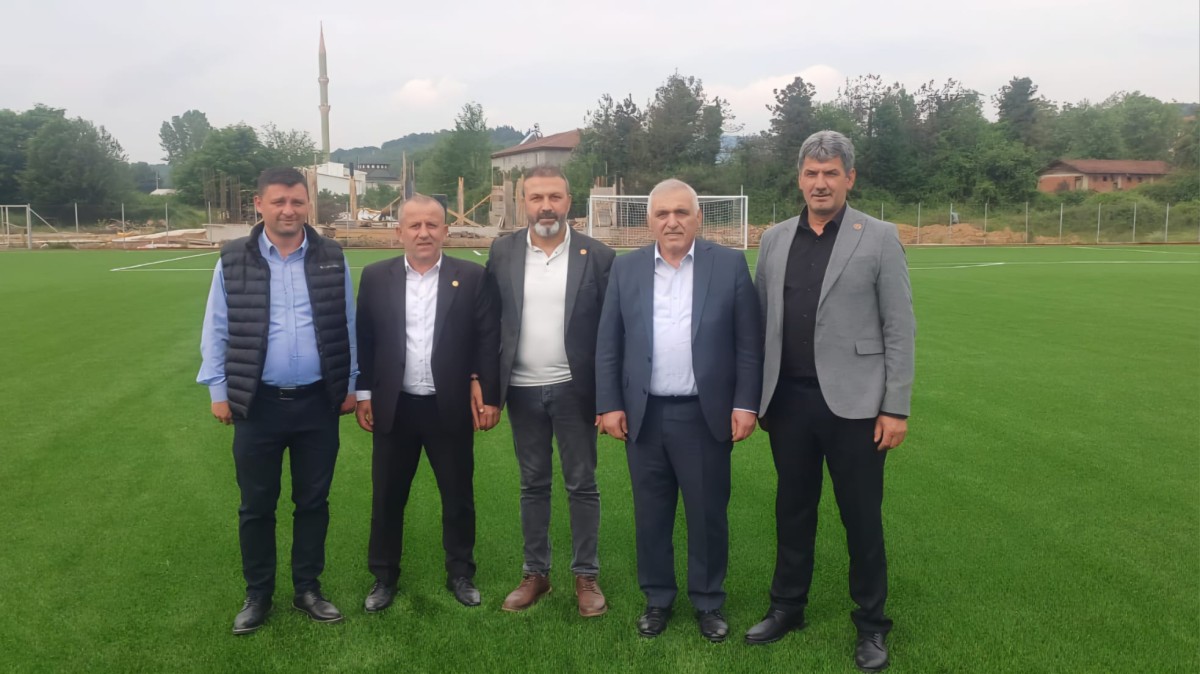 Milletvekili Ali İnci, Hendek Yeşilyurt Mahallesi'ne yeni futbol sahası kazandırıyor