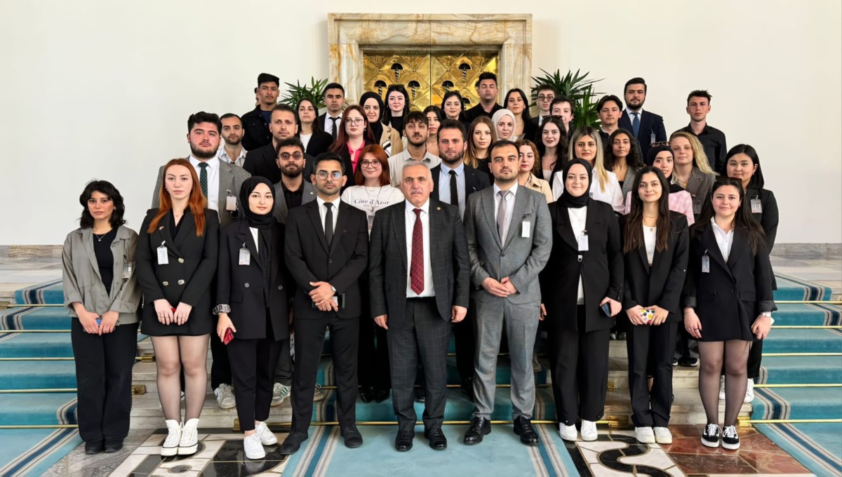Milletvekili Ali İnci, Sakarya Üniversitesi öğrencilerini Meclis'te ağırladı
