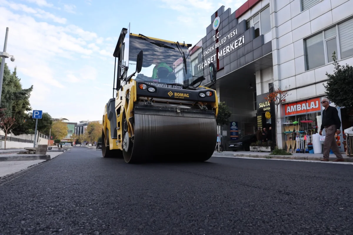 Hendek’in tam kalbindeki en önemli güzergahlar tablo gibi işleniyor