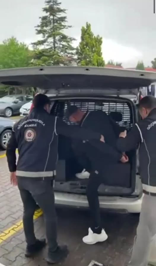 Hendek’te Göçmen Kaçakçılığı Operasyonu: 15 Kaçak Göçmen Yakalandı