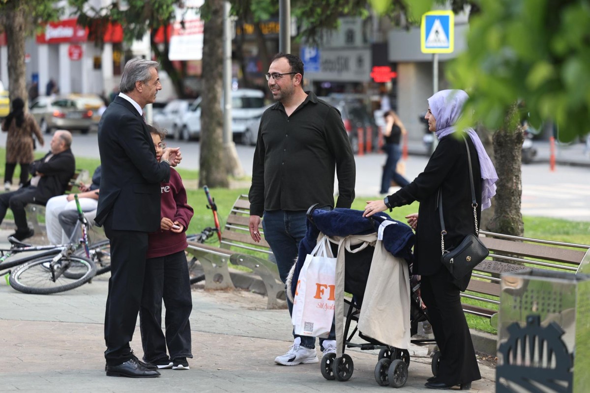 Başkan Alemdar, vatandaşların bayram heyecanını paylaştı