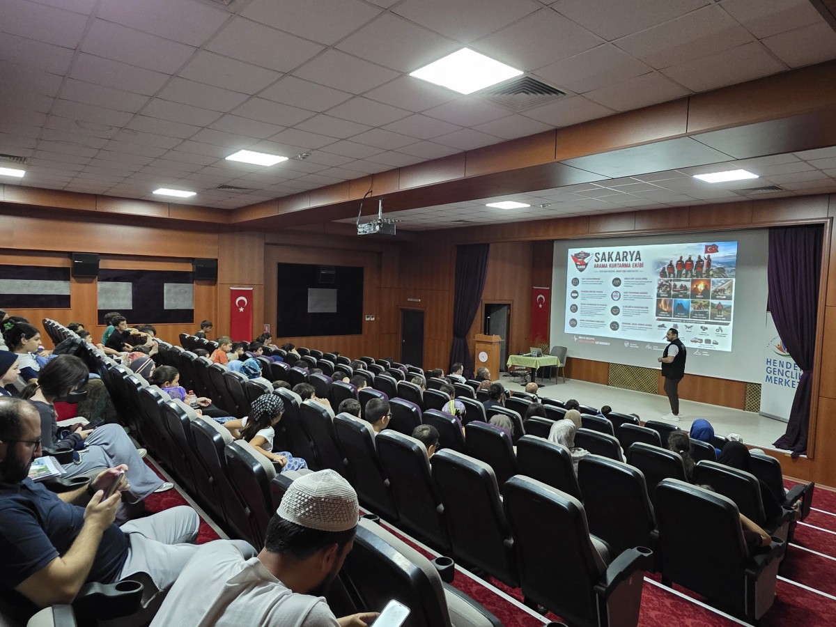 SAKARYA ARAMA KURTARMA EKİBİ (SAKE) GELECEĞİN AFET BİLİNCİNİ İNŞA ETMEYE DEVAM EDİYOR