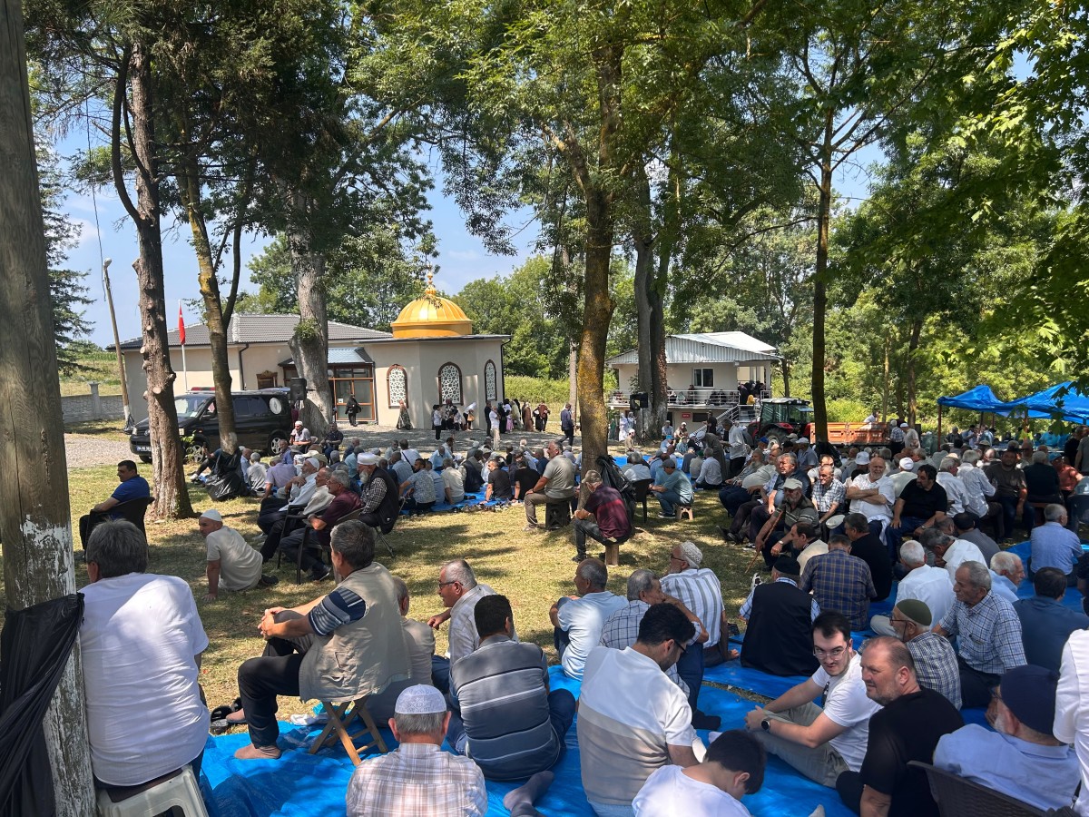 725. Şeyh İzzettin İsmail Anma ve Hacet Bayramı Programı Gerçekleştirildi