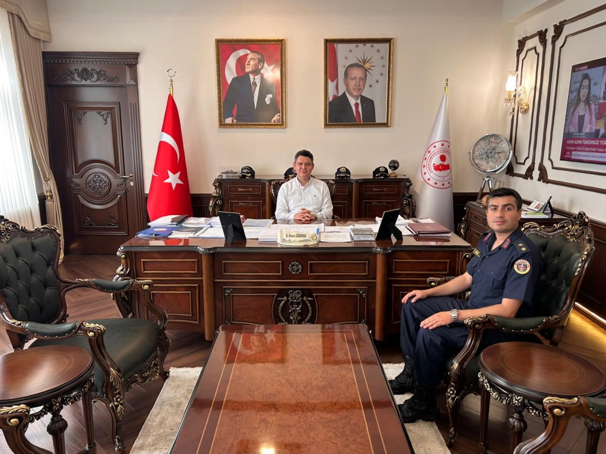 Kaymakam Gökpınar, Üsteğmen Emre İlkay Dede’yi makamında kabul etti