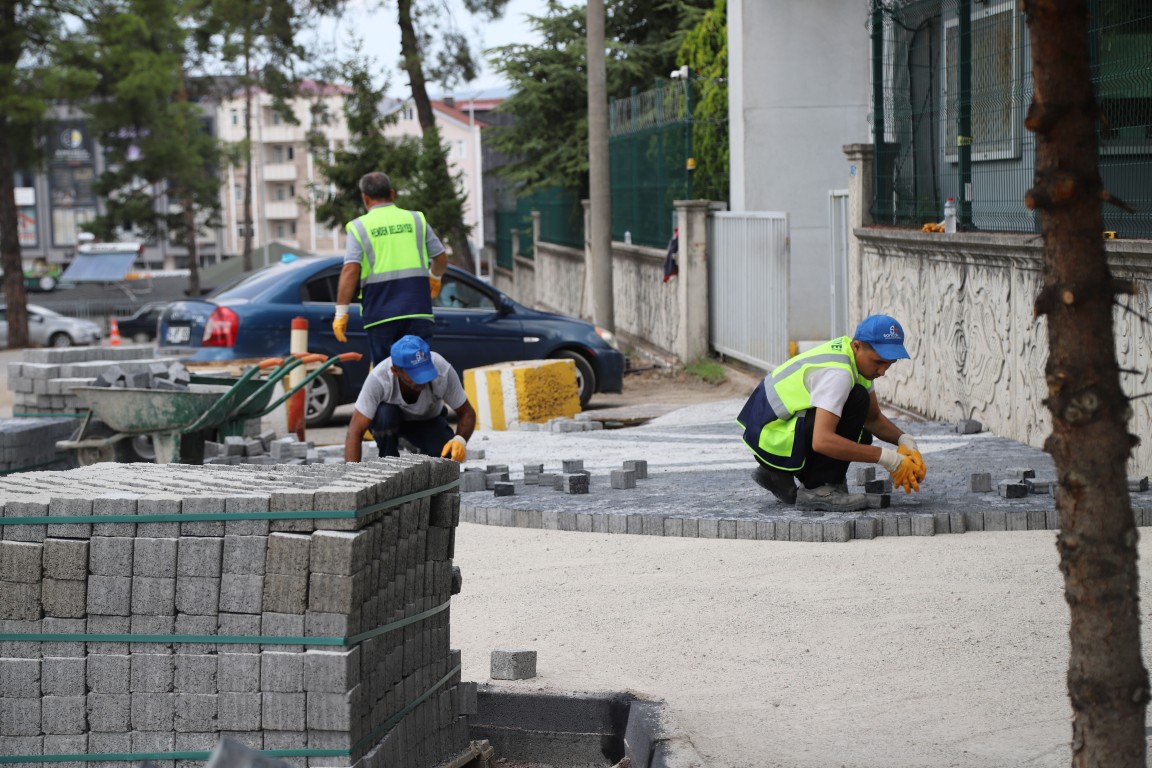 BAŞPINAR MAHALLESİ’NDE ÇEVRE DÜZENLEME ÇALIŞMALARI SÜRÜYOR