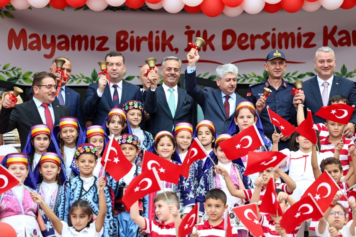 Alemdar, “Evlatlarımızın ve gençlerimizin her zaman, her alanda yanında olacağız”