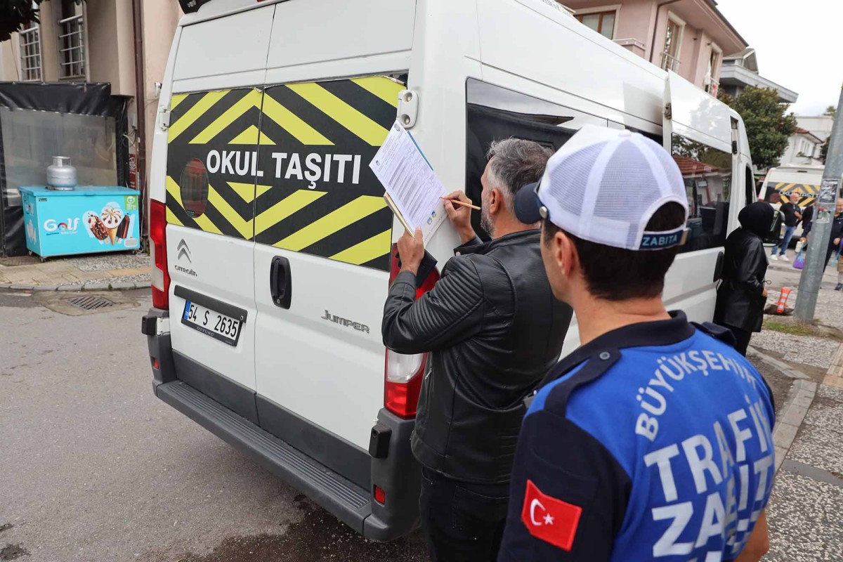 Büyükşehir zabıtasından okul servislerine denetim