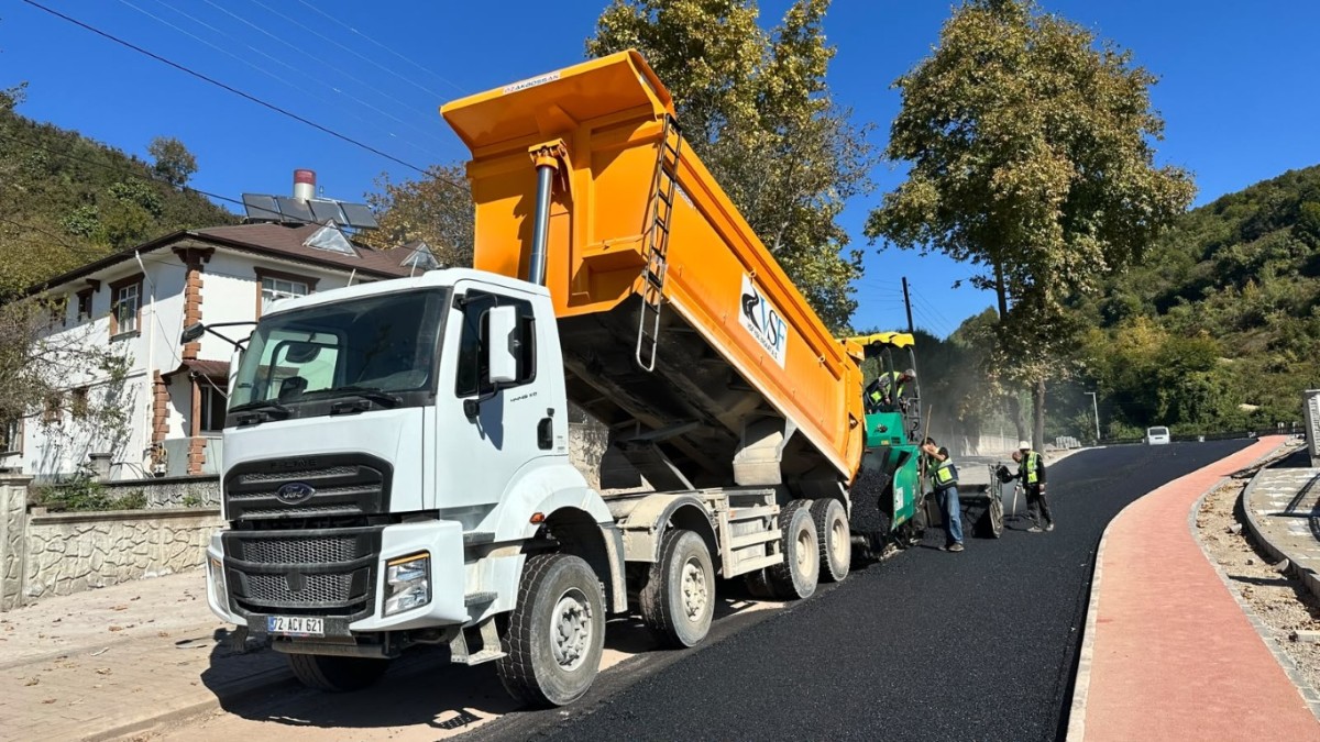 HENDEK’TE SAHA ÇALIŞMALARI İLÇENİN DÖRT BİR YANINDA SÜRÜYOR